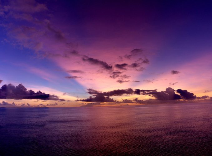 Download Pacific ocean 5k 4k wallpaper sunset purple rays clouds